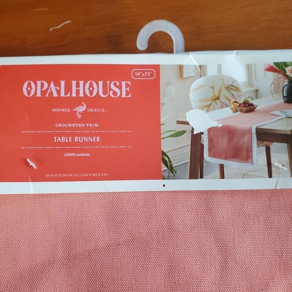 Opalhouse table runner salmon pink with white crochet Fringe trim - Picture 2 of 3